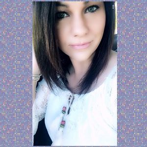 Meet your Posher, Desiree